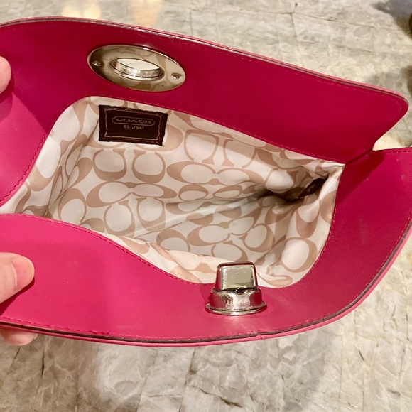 PINK LEATHER COACH Trunlock Slim Envelope Wallet - Picture 4 of 8